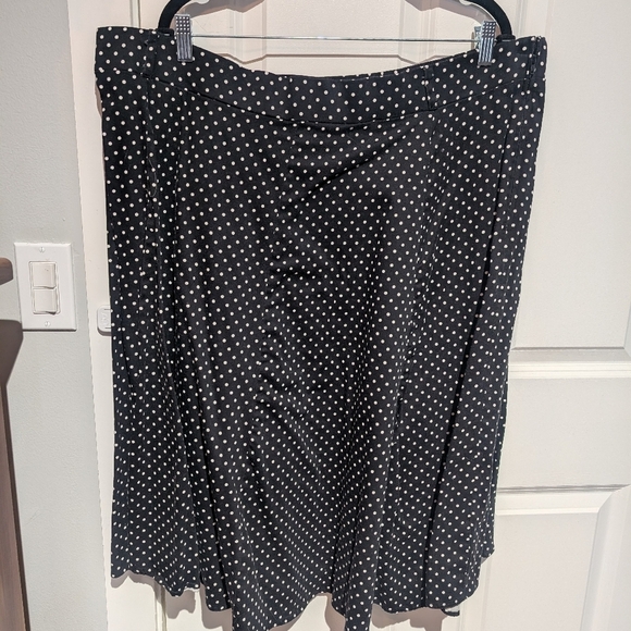 Torrid Black Polka Dot Skirt sz 22 - Picture 1 of 5